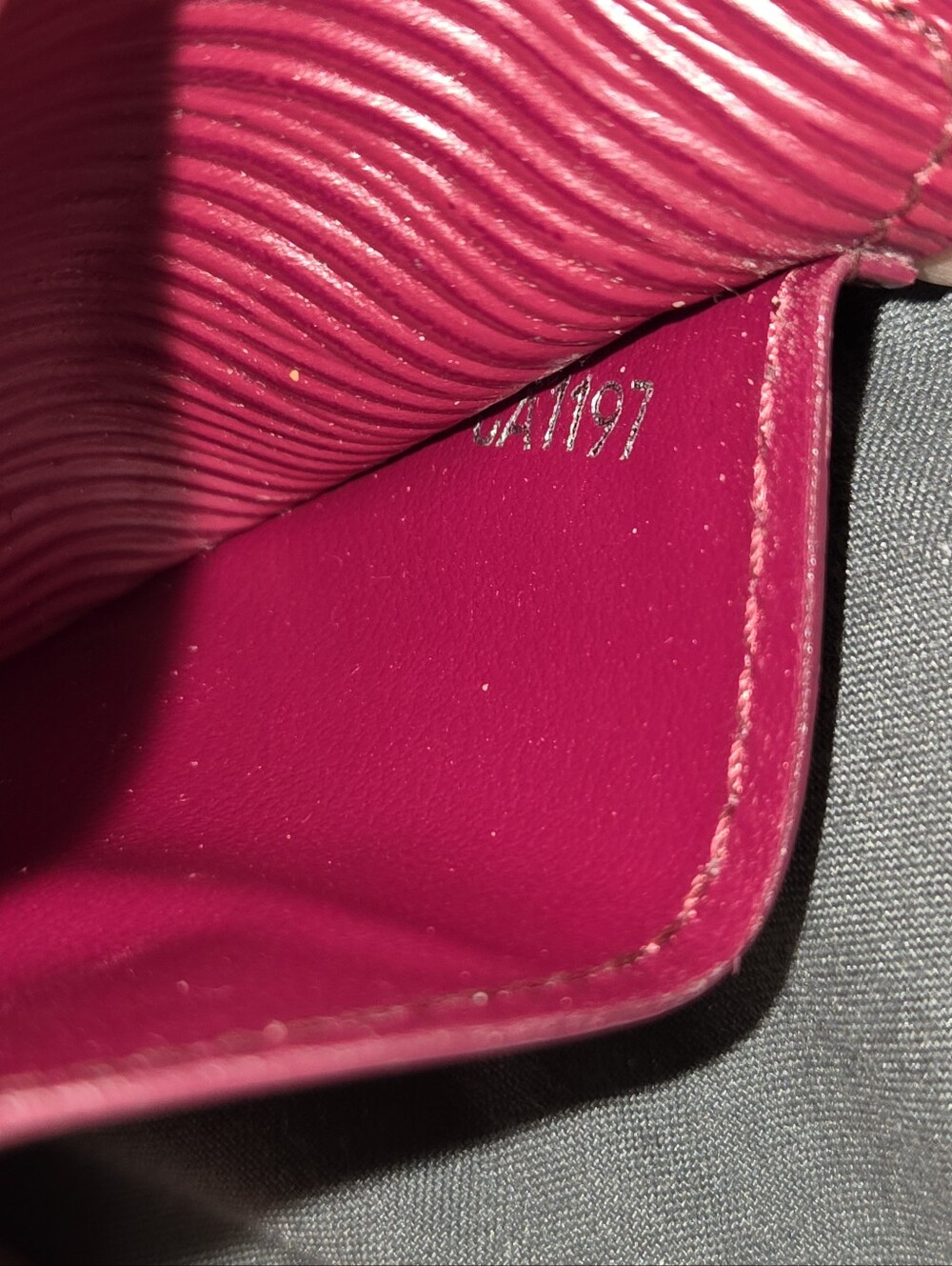 Louis Vuitton Epi Sarah Leather Envelope Wallet Fushia - Picture 2 of 12